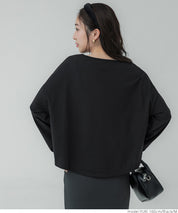 V-neck cropped T-shirt