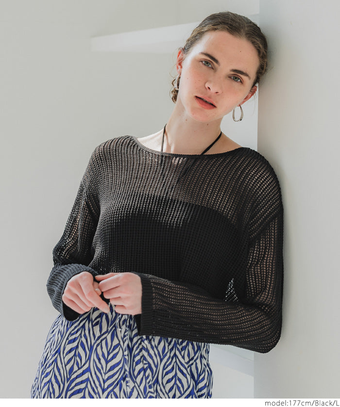 Wear a round neck long-sleeved short-sleeved hole shirt