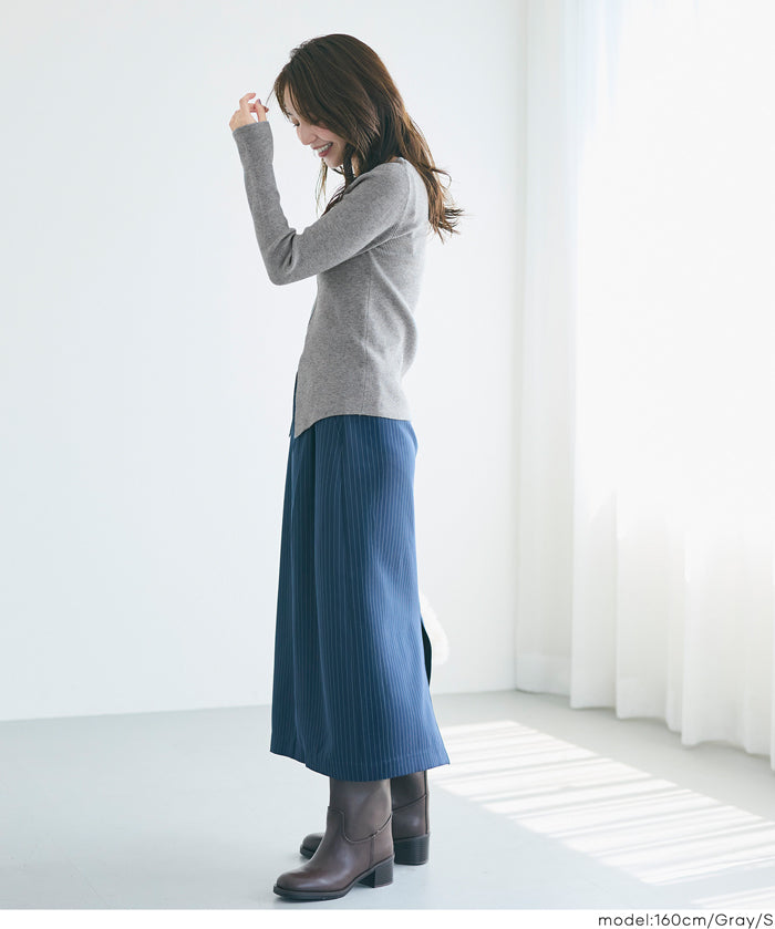 Slit V-neck long-sleeved knitted top