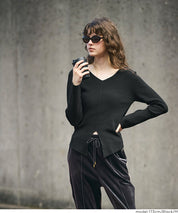 Slit V-neck long-sleeved knitted top