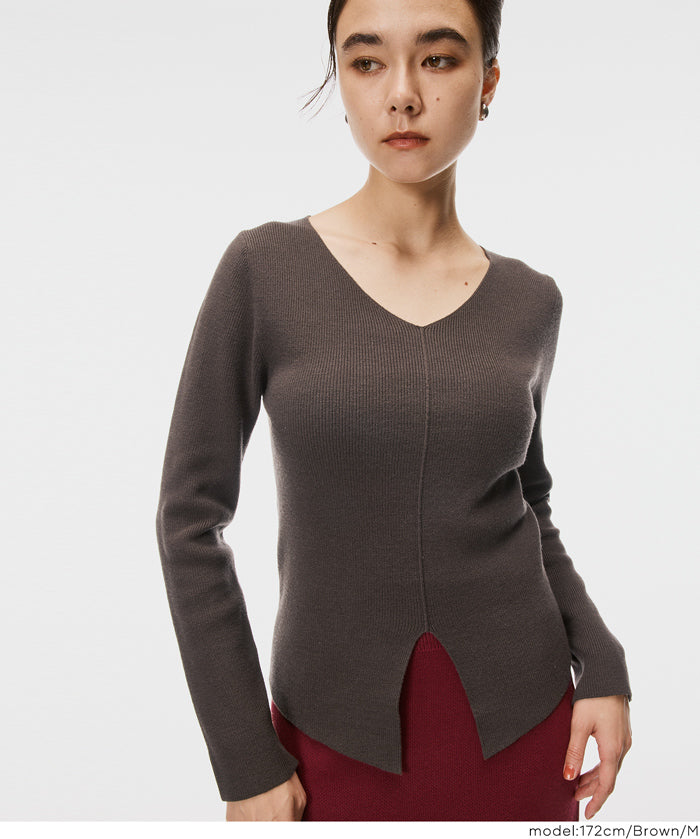 Slit V-neck long-sleeved knitted top