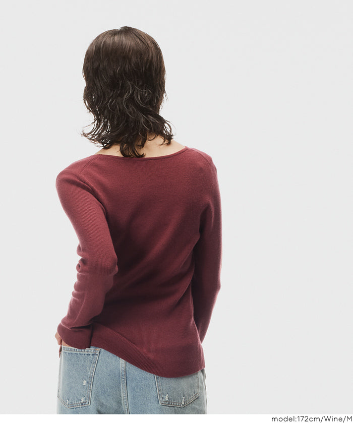 Slit V-neck long-sleeved knitted top