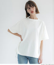 Loose rounded hem round neck T-shirt