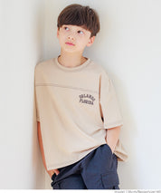 Kids' short-sleeved top with logo on the side