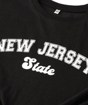 Children's short-sleeved t-shirt with a knotted hem and a logo