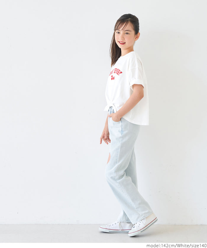 Children's short-sleeved t-shirt with a knotted hem and a logo