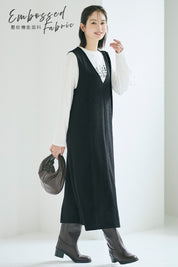 Embossed V-neck jumper skirt