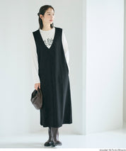 Embossed V-neck jumper skirt