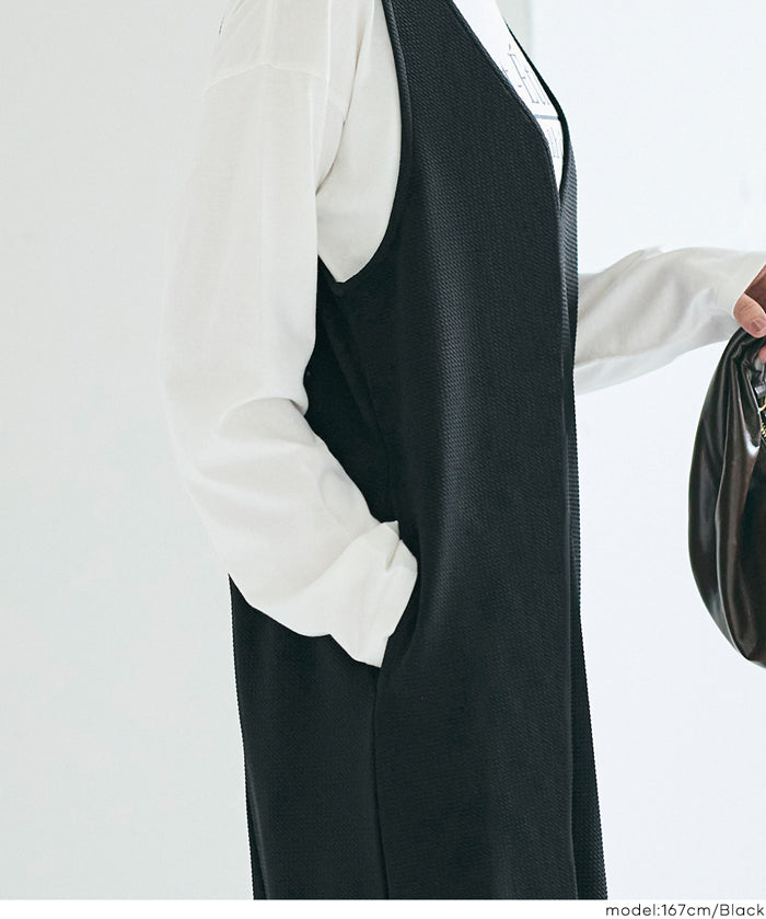 Embossed V-neck jumper skirt