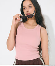 OUT BRA short hooded ribbed vest