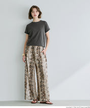 Layered cropped fitted crew neck T-shirt