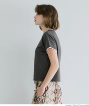 Layered cropped fitted crew neck T-shirt