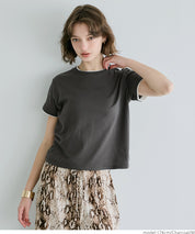 Layered cropped fitted crew neck T-shirt