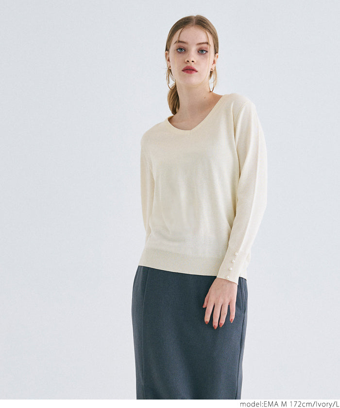 Pearl cuff V-neck knit