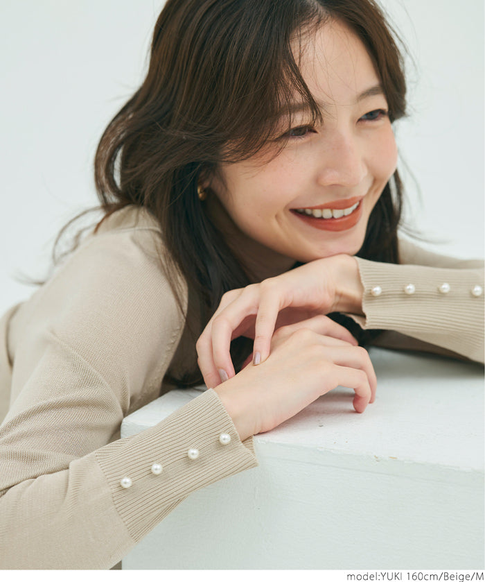 Pearl cuff V-neck knit