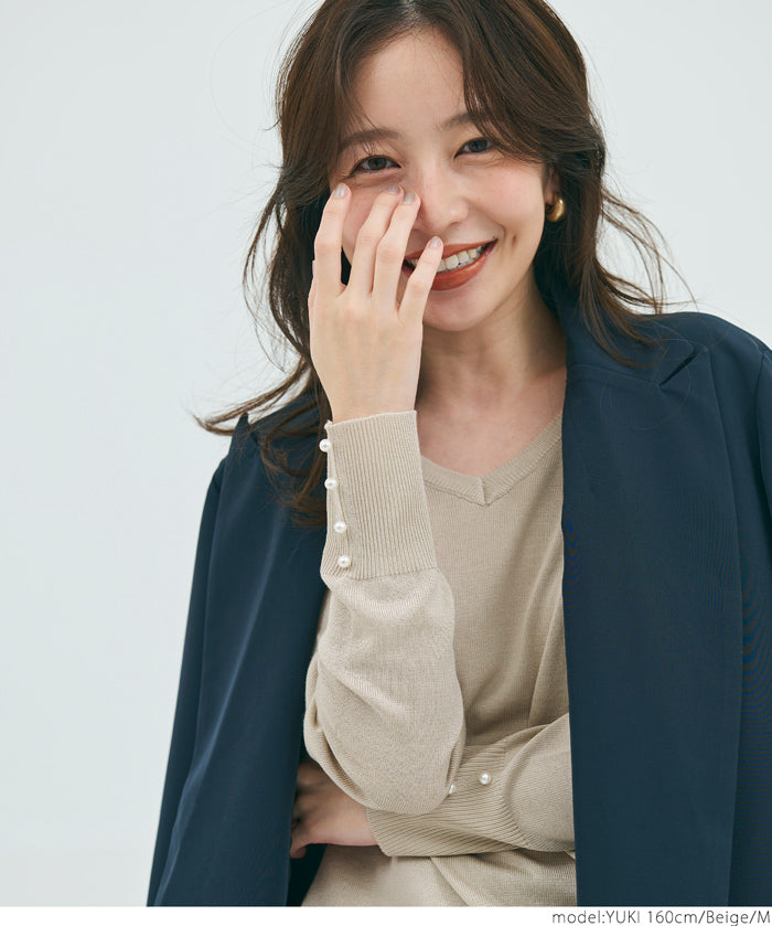 Pearl cuff V-neck knit