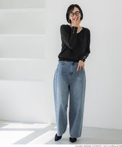 Pearl cuff V-neck knit