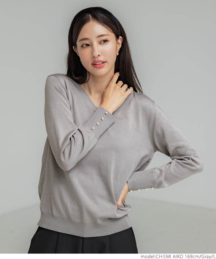 Pearl cuff V-neck knit