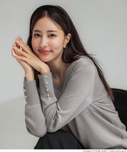 Pearl cuff V-neck knit