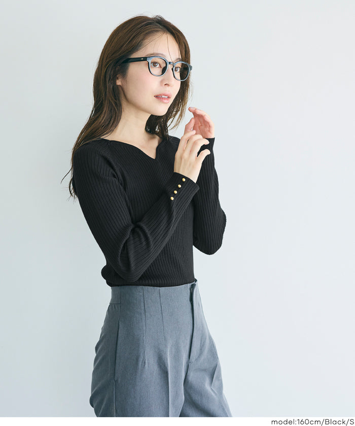 Heart-shaped collar long-sleeved knitted top