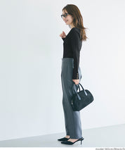 Heart-shaped collar long-sleeved knitted top