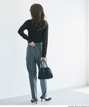 Heart-shaped collar long-sleeved knitted top