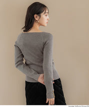 Heart-shaped collar long-sleeved knitted top