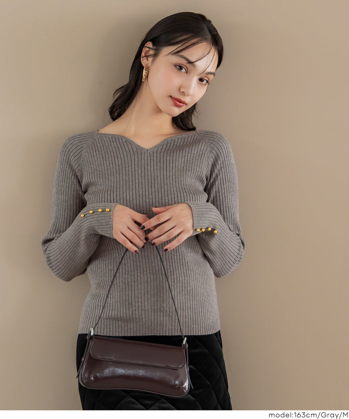 Heart-shaped collar long-sleeved knitted top