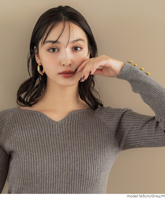 Heart-shaped collar long-sleeved knitted top