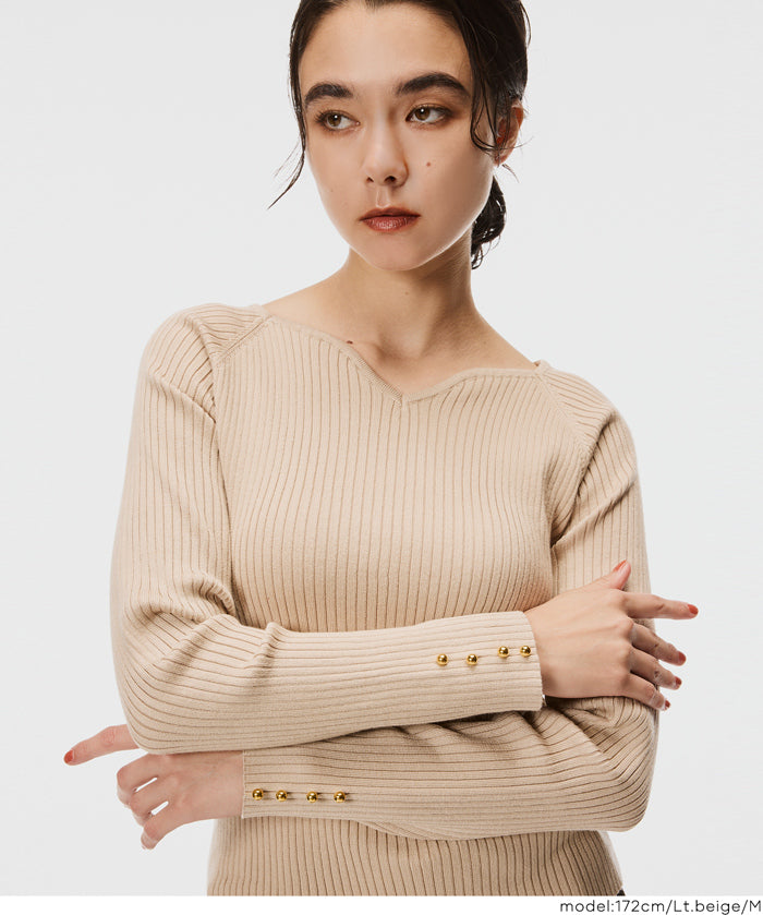 Heart-shaped collar long-sleeved knitted top