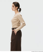 Heart-shaped collar long-sleeved knitted top