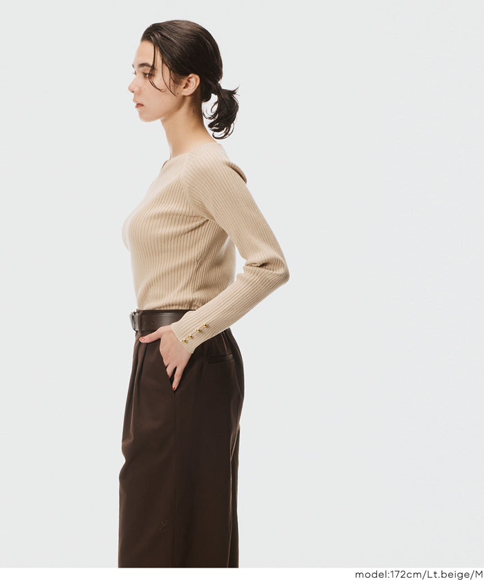 Heart-shaped collar long-sleeved knitted top