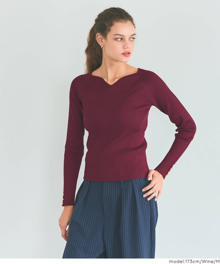 Heart-shaped collar long-sleeved knitted top