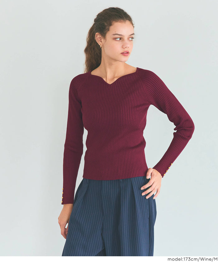 Heart-shaped collar long-sleeved knitted top
