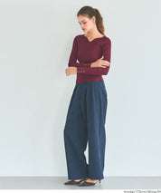 Heart-shaped collar long-sleeved knitted top