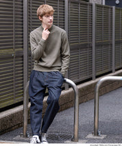 男裝極簡風半高領針織上衣