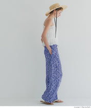 Pleated pants
