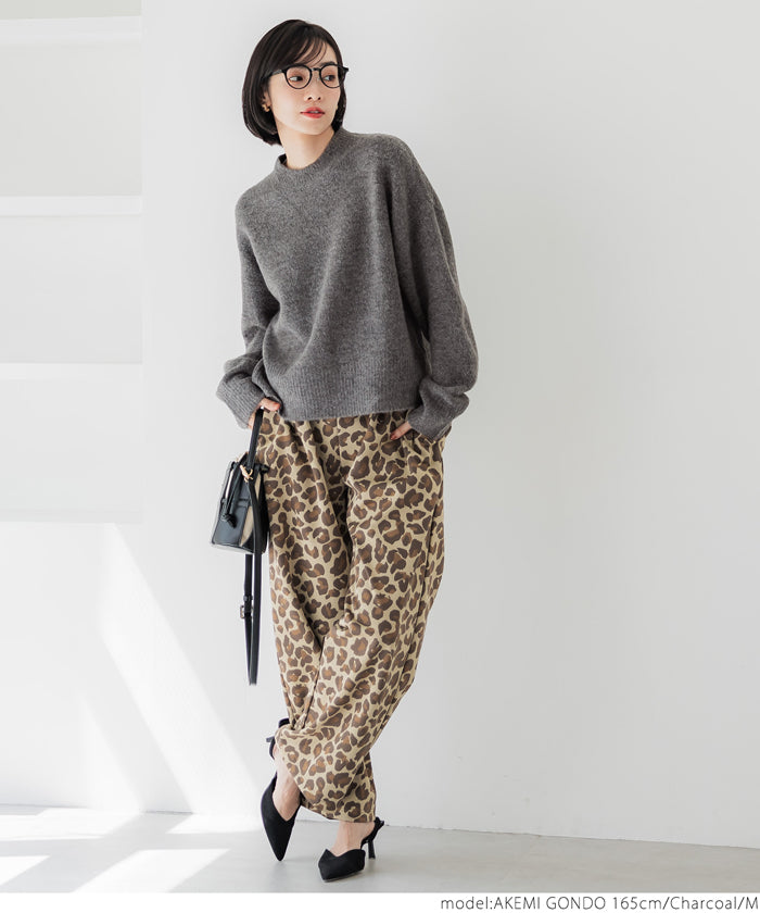 Women's fluffy yak-style ribbed crew neck knit (Not available for mail order)