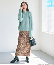 Women's fluffy yak-style ribbed crew neck knit (Not available for mail order)