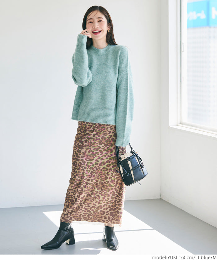 Women's fluffy yak-style ribbed crew neck knit (Not available for mail order)