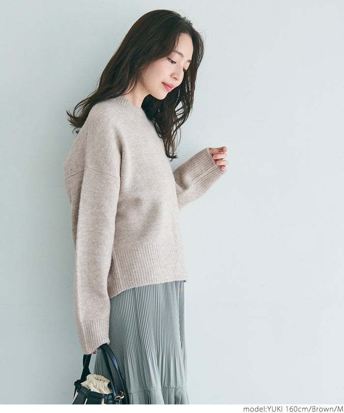 Women's fluffy yak-style ribbed crew neck knit (Not available for mail order)
