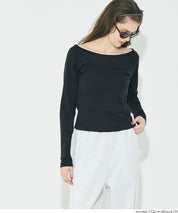 合身大U一字領棉質長袖上衣