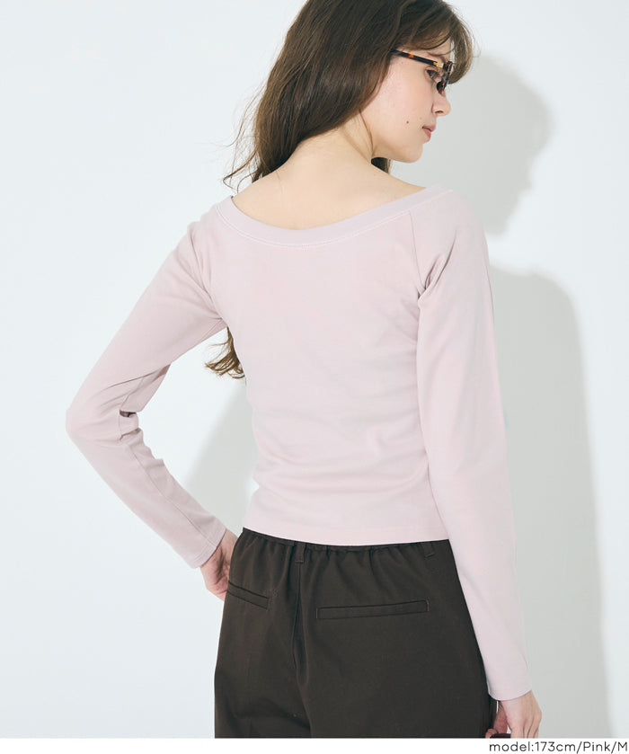 合身大U一字領棉質長袖上衣