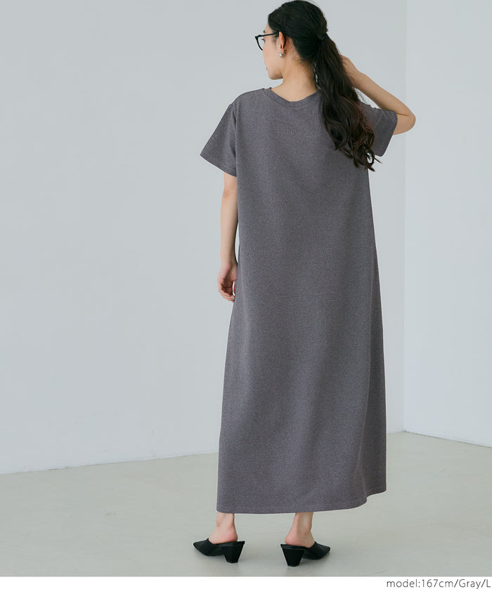 [Embossed function] Short-sleeved casual A-line dress