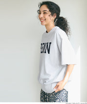 LOGO LOOSE 5/4 SLEEVE CROPPED NECK T-SHIRT