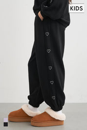 童裝愛心刺繡休閒褲