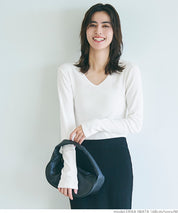 Versatile ribbed elastic V-neck long-sleeved top 