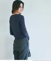 Versatile ribbed elastic V-neck long-sleeved top 