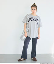 英字LOGO圓弧剪裁短袖上衣