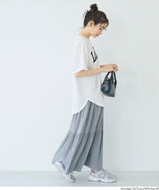 英字LOGO圓弧剪裁短袖上衣